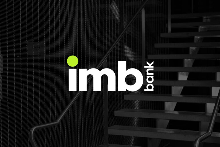 Img-bank-logo-on-stairs-bg