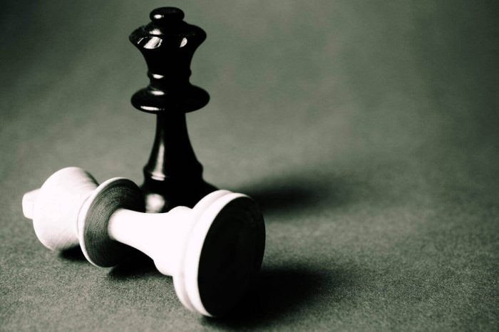 Chess pieces Cloud services innovation